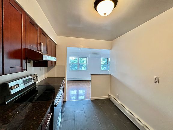 3rd image of 6915 Little Neck Pkwy APT 2