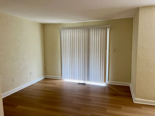 1 Adams Circle Residence