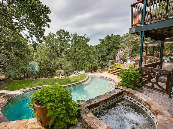 4th image of 3820 Sunnyview Ln
