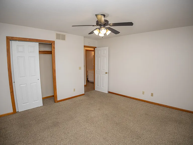 305 Tanner Bridge Ct #B — Photo 16