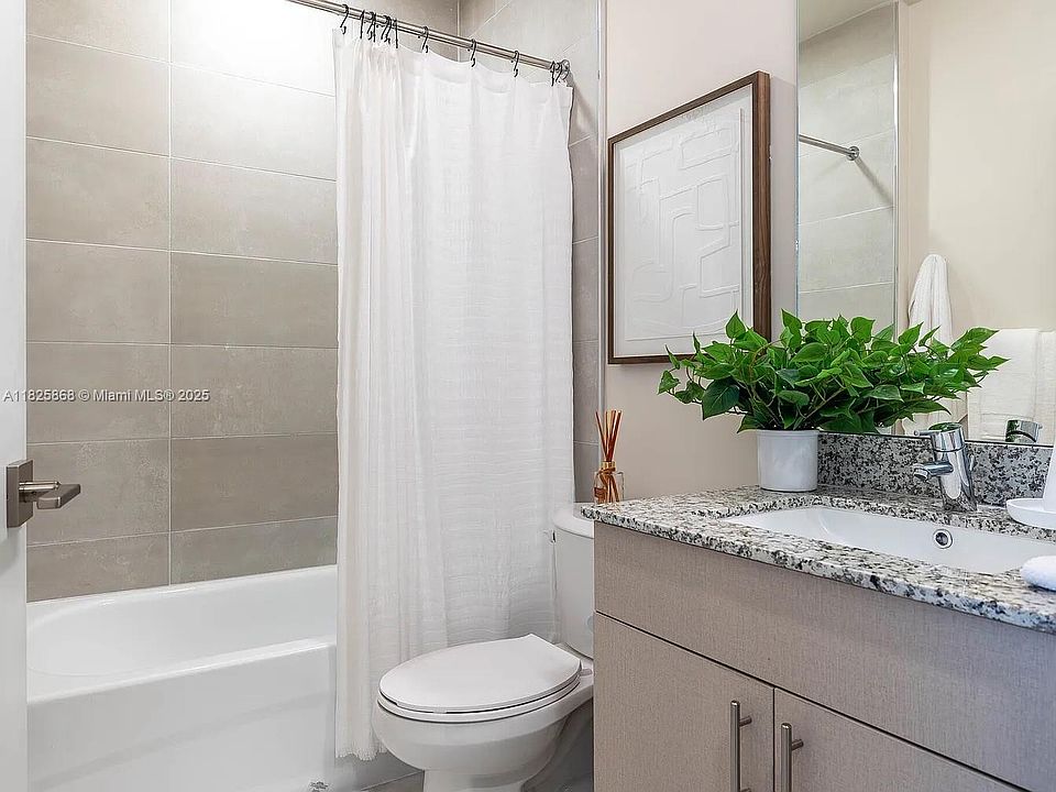 1st image of 628 NE 2nd St #102