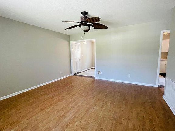 3rd image of 619 Benning Dr