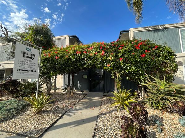 1832 & 1838 S Bundy Dr #32-8