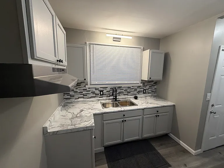 12763 Cloverlawn St — Photo 4