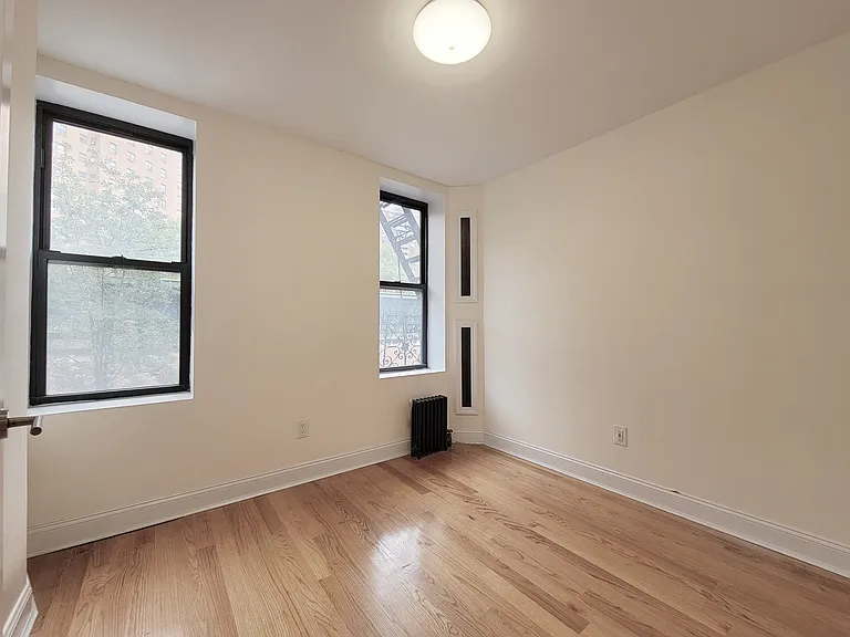 3147 Broadway #6 — Photo 6
