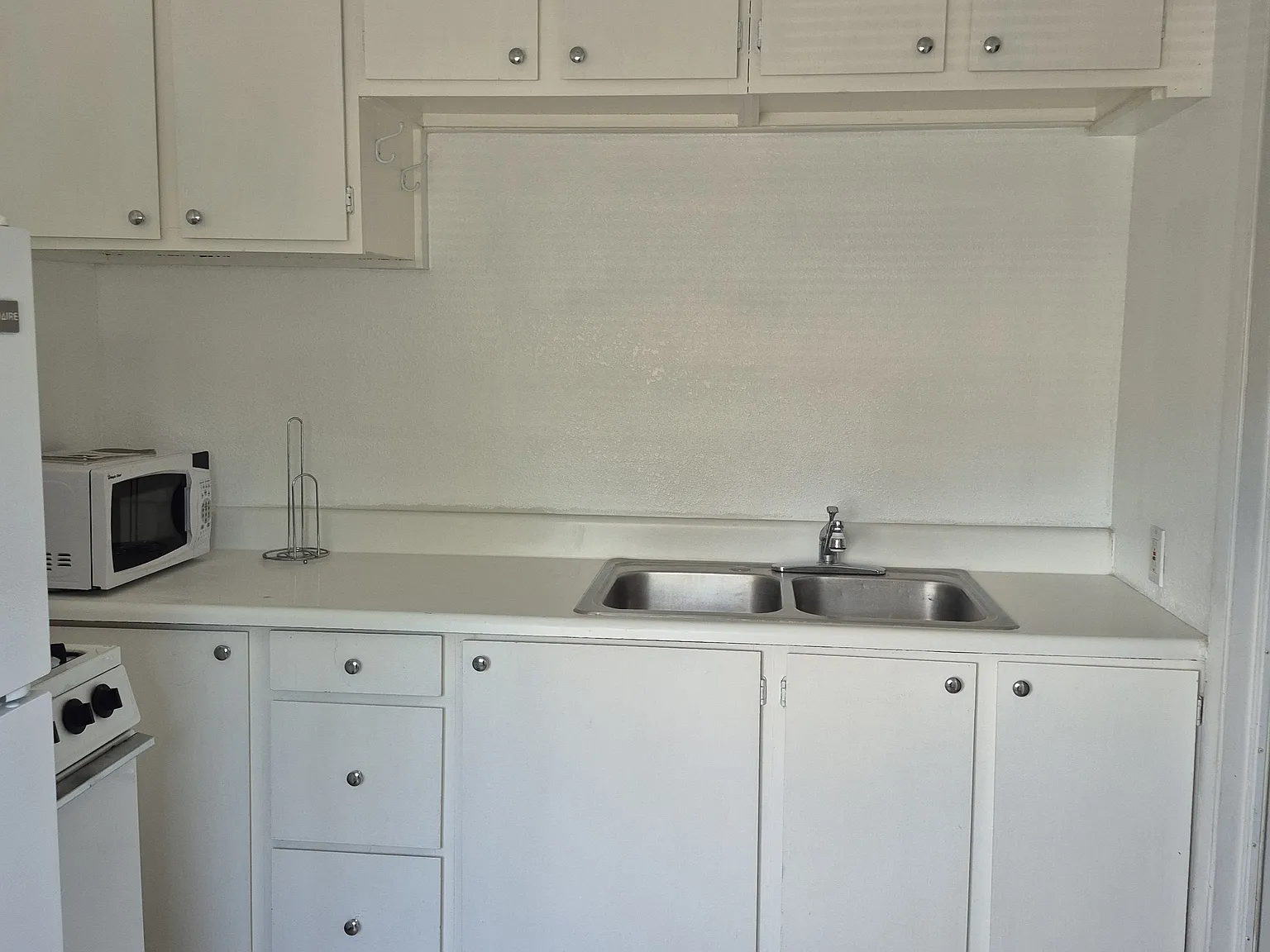 400 W 4th St — Photo 2