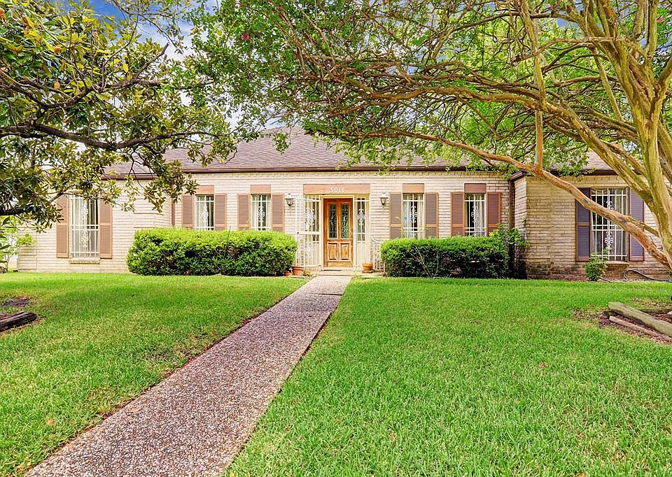 1st image of 3011 Stoney Brook Dr