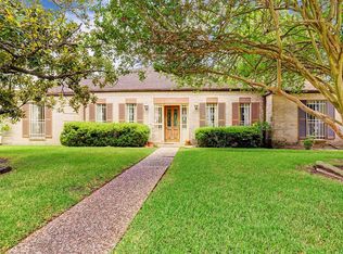 3011 Stoney Brook Dr, Houston, TX 77063