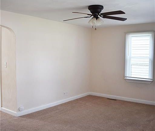 3rd image of 3019 Somme Ave