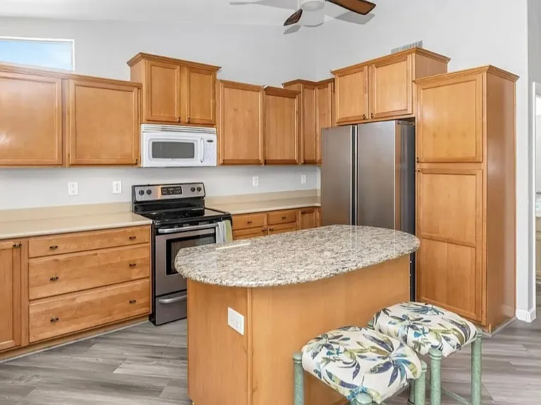 16224 S 40th Pl — Photo 4