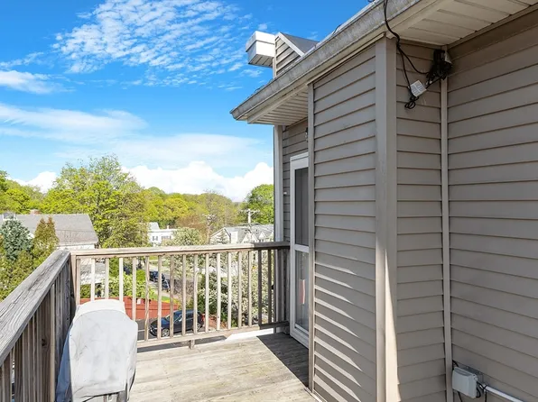 28 Salem St Unit 6, Reading, MA 01867