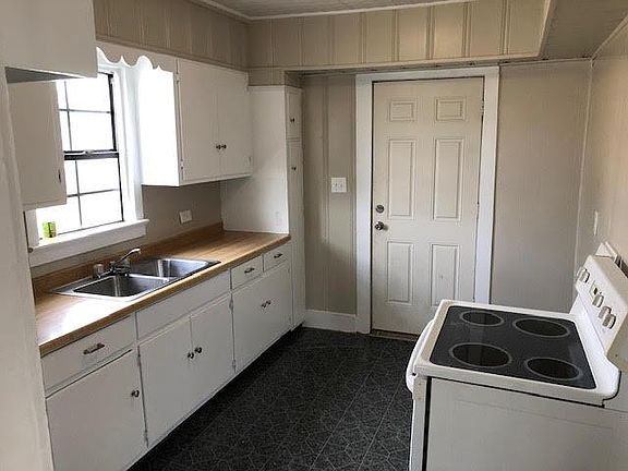 5th image of 1302 Avenue H NW