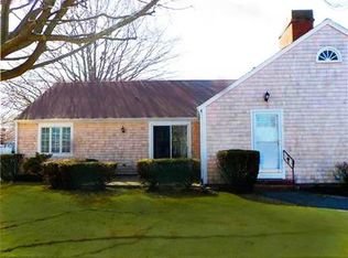 27 Glen Meade Dr APT A, Portsmouth, RI 02871