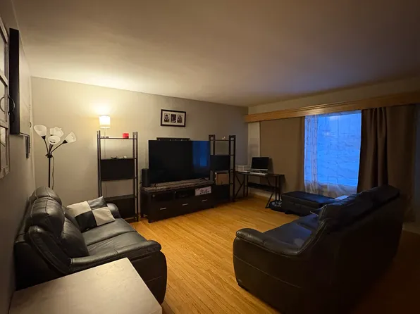 789 Parkhill St, Winnipeg, MB R2Y 0V4