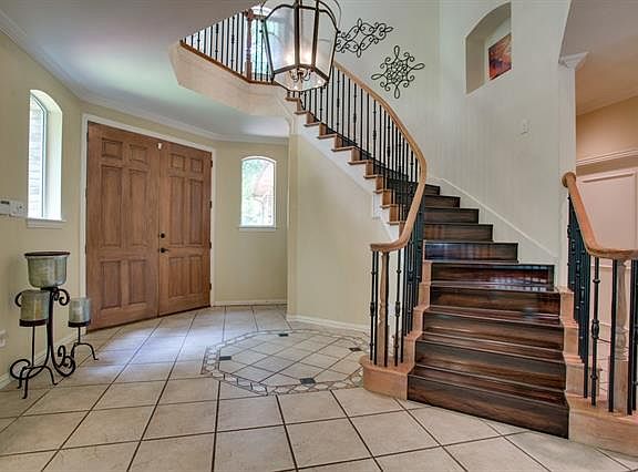 4th image of 3829 Park Bend Dr