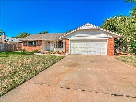 4th image of 1405 N Woodland Way