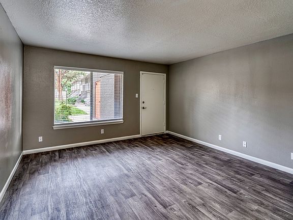 4th image of 10800 Comanche Rd NE APT 220