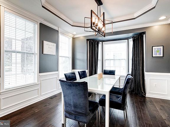 3rd image of 22971 Broadrun Meadow Cir