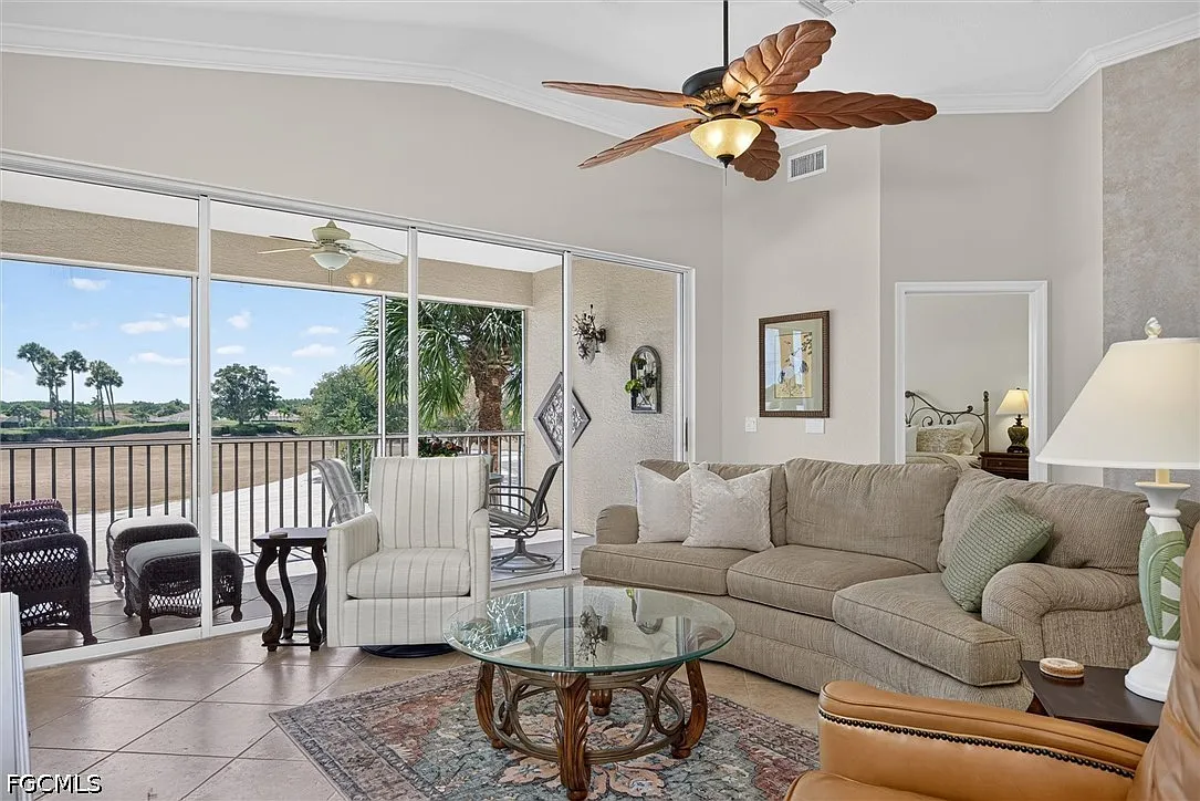 2 bed, 2.0 bath, 1690 sqft, $6,000 — Photo 2