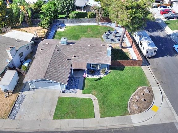 3rd image of 669 Flora Way