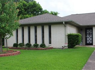 1402 Whitaker St, Alvin, TX 77511