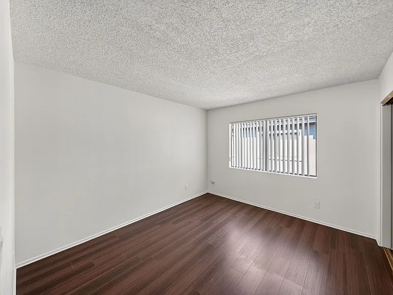 11312 Morrison St #11 — Photo 8