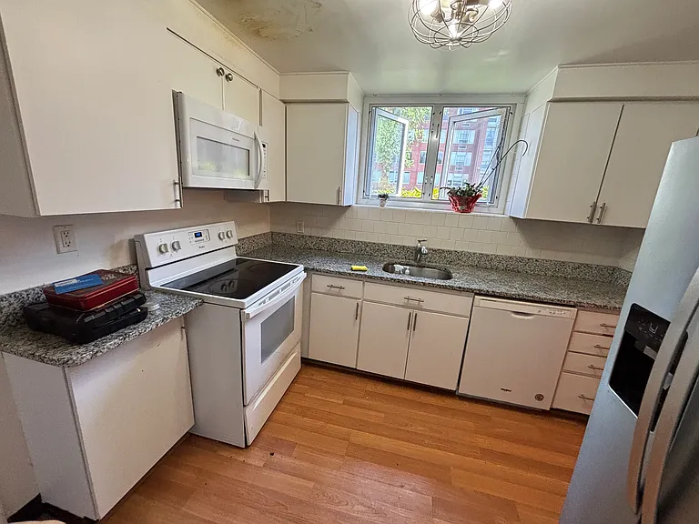 130 Boylston St #2 — Photo 3