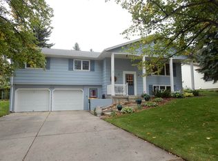 1020 Highland Pl, Bismarck, ND 58501
