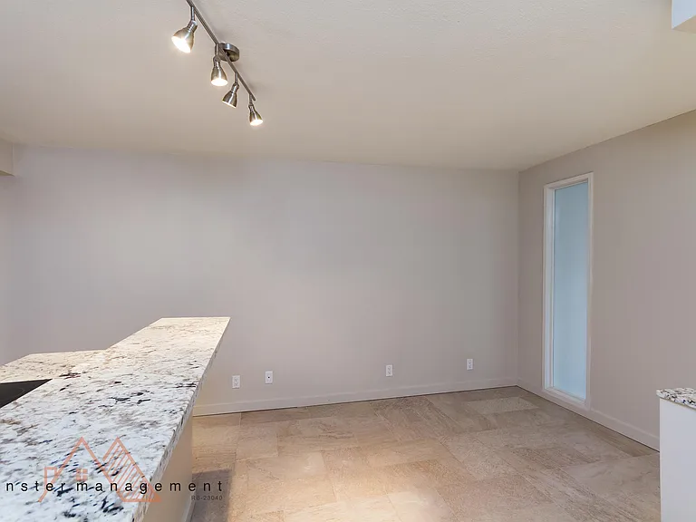 1088 Bishop St #501 — Photo 4