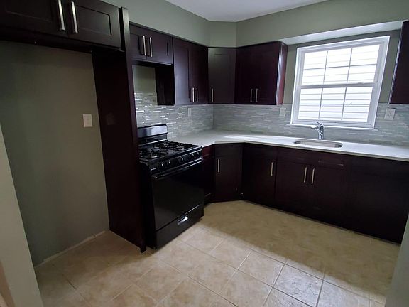 2nd image of 102 Columbia Ave