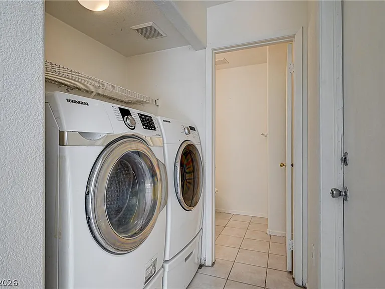 4040 Castle Cove Dr #4040 — Photo 38