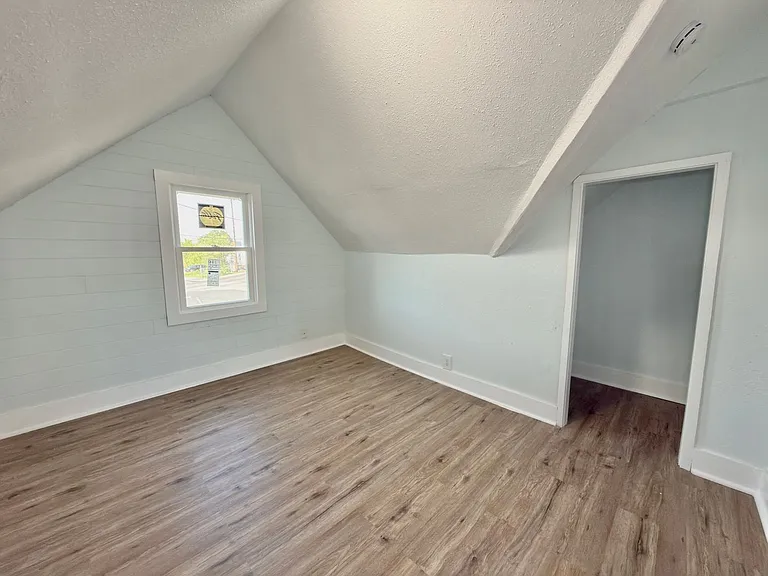 5912 Elmwood Ave — Photo 13