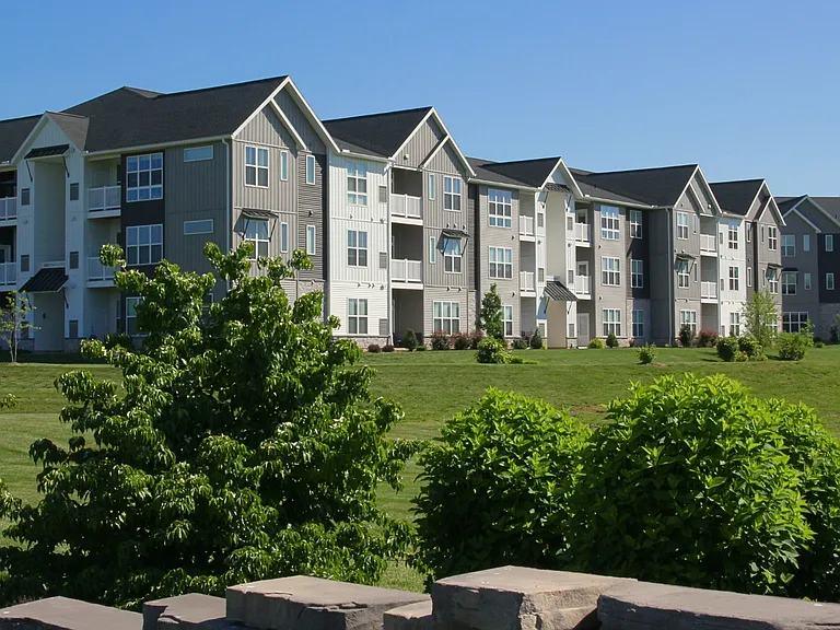 Park West Apartments — Photo 14