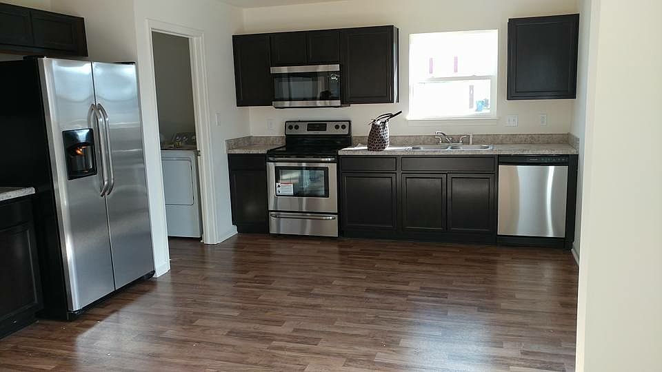 2nd image of 2904 Wolfgang Way