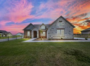 111 Clear Creek Ln, Rhome, TX 76078