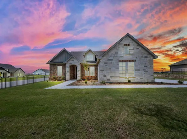 111 Clear Creek Ln, Rhome, TX 76078