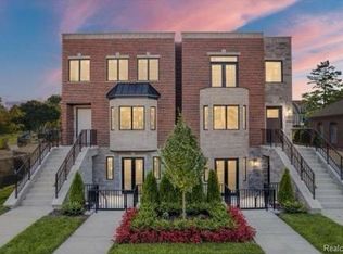 1217 N Main St, Rochester, MI 48307