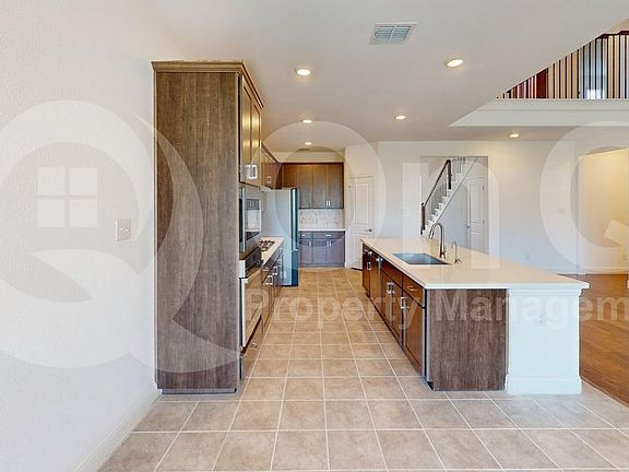 5th image of 112 Baker St