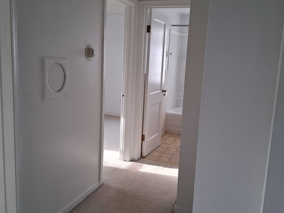 1st image of 327 Nassau Ave #1
