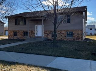 1705 Pleasant View Dr, Mankato, MN 56003