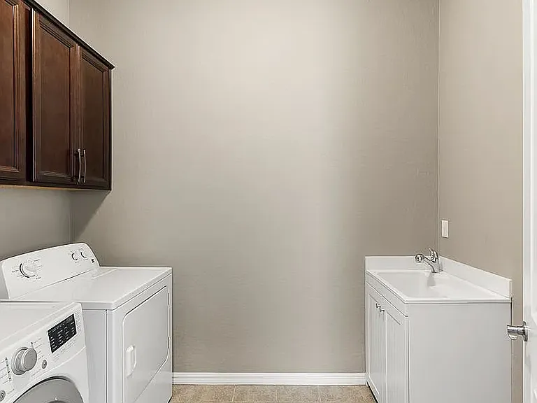 Utility Room, utility sink