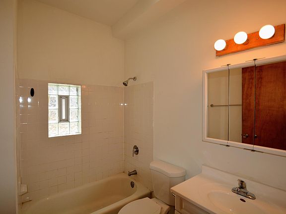 2nd image of 3414 N Damen Ave #2H