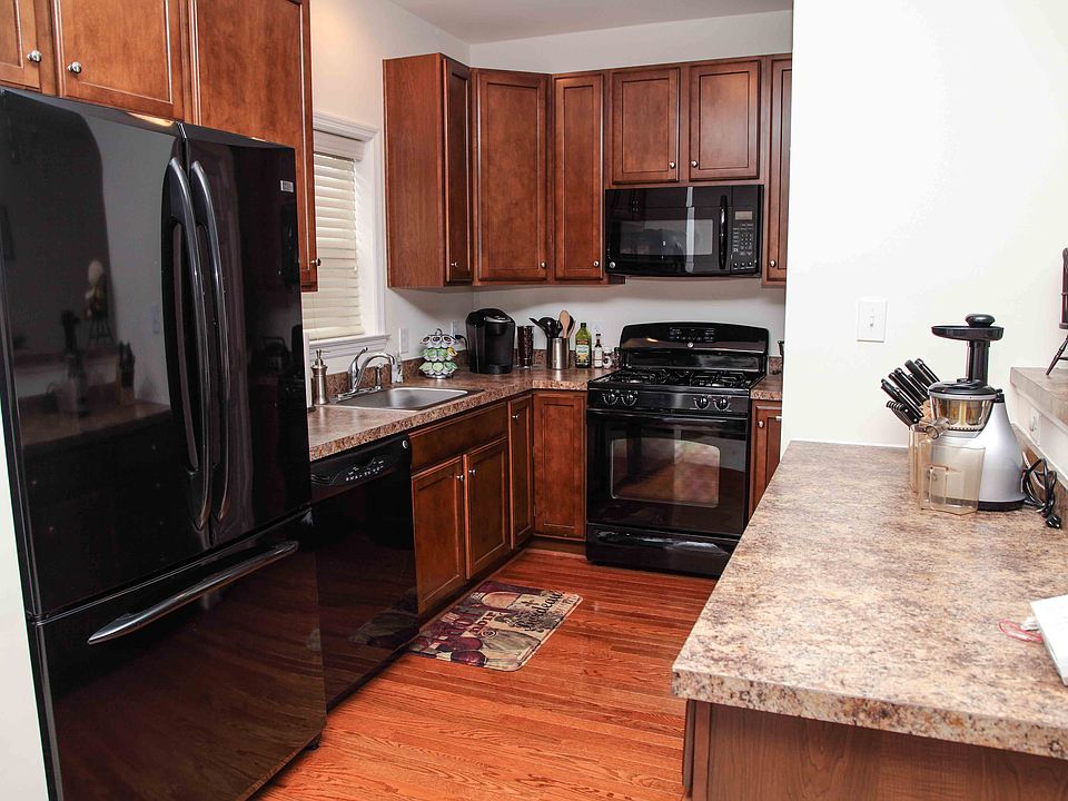 1st image of 4470 Riverview Ln