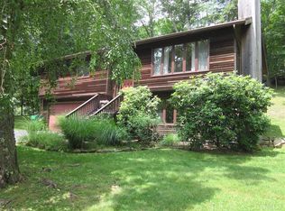 40 Shamrock Dr, Putnam Valley, NY 10579