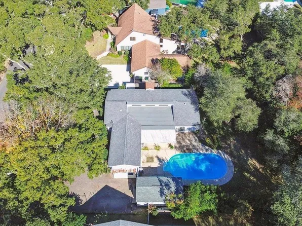16 McLane Rd, Gulf Breeze, FL 32561