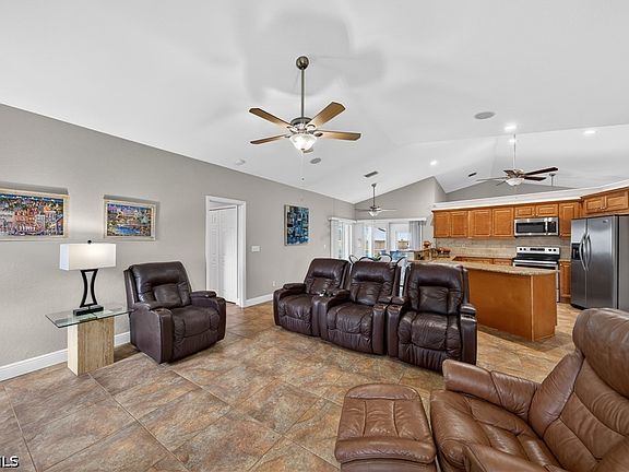 5th image of 4933 Seville Ct