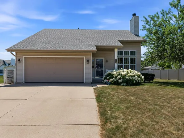 937 E Stonewood DRIVE, Oak Creek, WI 53154