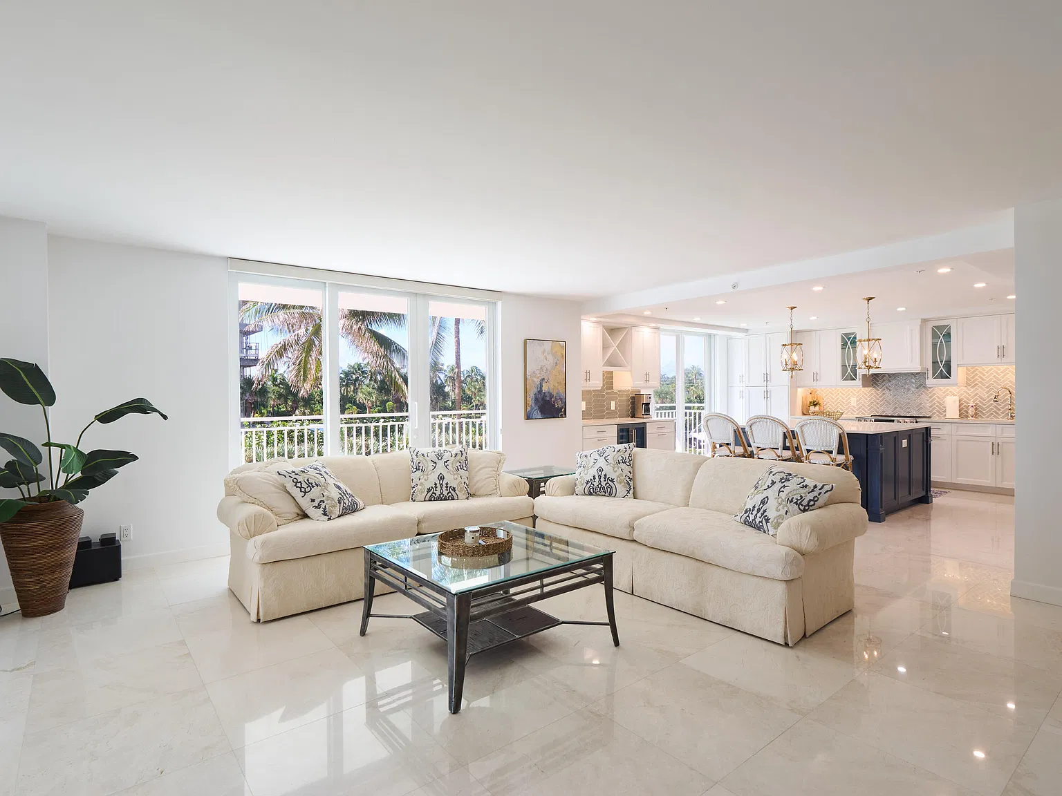 3 bed, 2.5 bath, 1851 sqft, $10,000 — Photo 3
