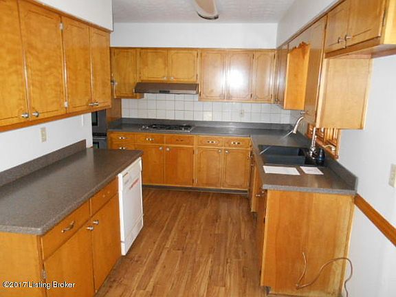 2nd image of 9209 Wildwood Ln