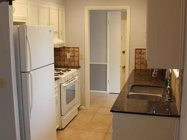 5101 N Hamilton Dr — Photo 7
